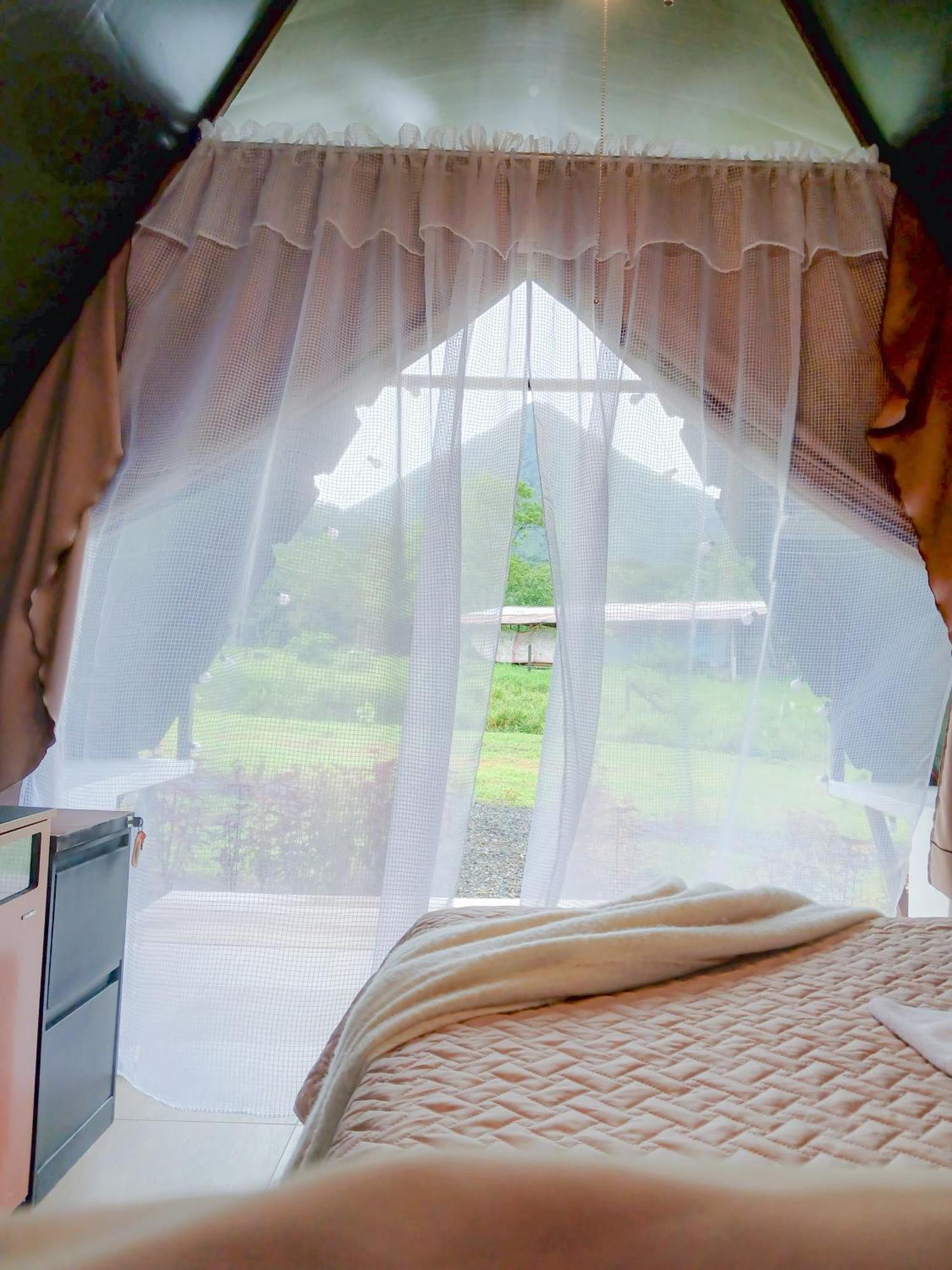 Villa Flora Glamping De Abuela La Fortuna Exterior foto